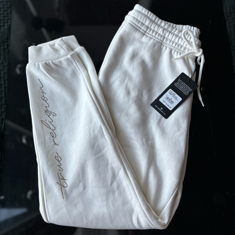 TRUE RELIGION CRYSTAL SCRIPT LOGO JOGGER in WINTER WHITE  •online exclusive•